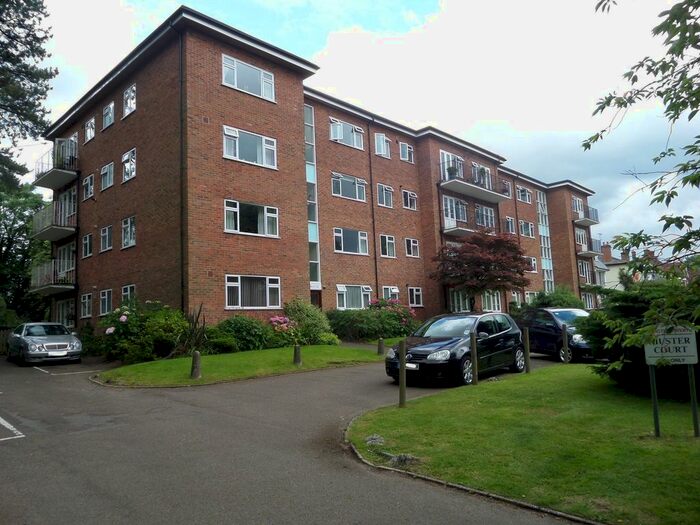 2 Bedroom Flat To Rent In Muster Green, Haywards Heath, RH16