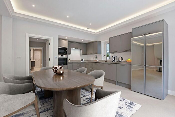 3 Bedroom Flat To Rent In Priory Road, London, NW6