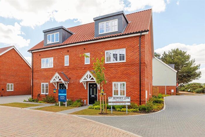 3 Bedroom Semi Detached House For Sale In Halesworth Road, Suffolk, Reydon, IP18