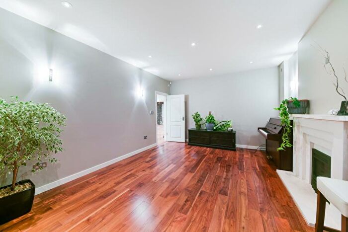 5 Bedroom Terraced House To Rent In Bancroft Avenue, East Finchley, N2