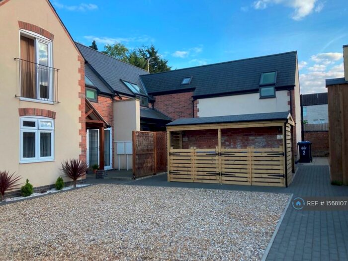 2 Bedroom Flat To Rent In The Stable Yard, Rugby, CV21