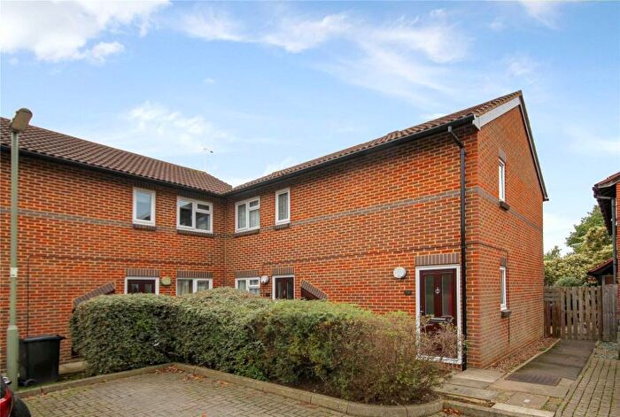 1 Bedroom Maisonette To Rent In Goldsworth Park, Woking, Surrey, GU21