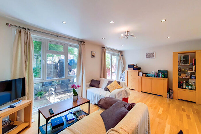 3 Bedroom Terraced House To Rent In Bedford Hill, London, SW12