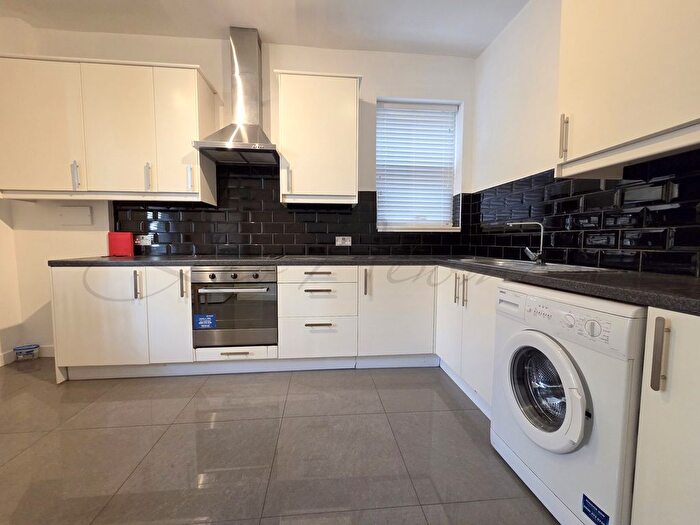 1 Bedroom Flat To Rent In Stanbridge Road, Putney, SW15