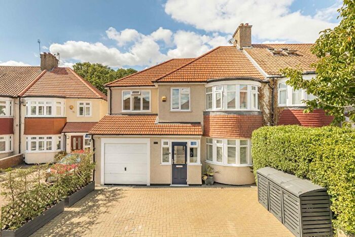 4 Bedroom Semi-Detached House For Sale In Covington Gardens, London, SW16