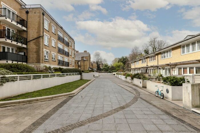 1 Bedroom Flat To Rent In Upper Richmond Road, London, SW15