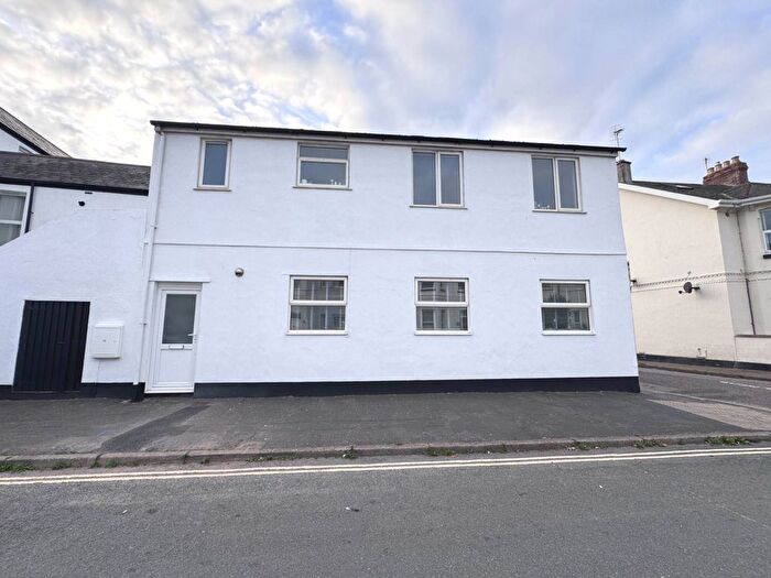 2 Bedroom Flat To Rent In Victoria Road, Exmouth, EX8