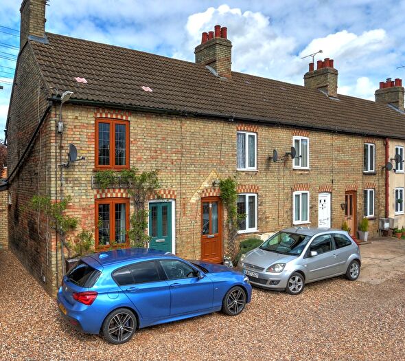 2 Bedroom End Of Terrace House For Sale In Davis Row, Arlesey, SG15