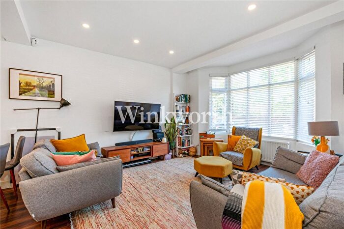 3 Bedroom Semi-Detached House For Sale In Lynbridge Gardens, London, N13