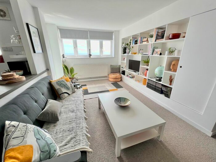 2 Bedroom Flat To Rent In Essex Place, Montague Street, Brighton, BN2