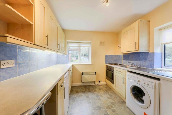 2 Bedroom Flat To Rent In Kingswick Close, Ascot, Berkshire, SL5