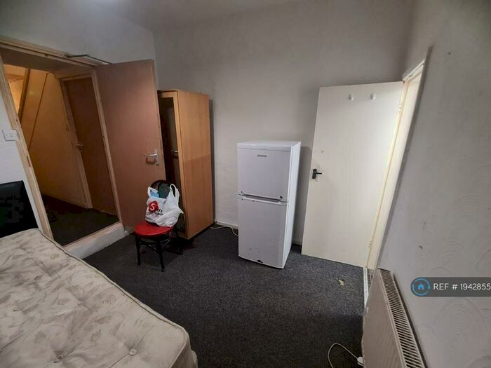 Studio To Rent In Great Cheetham Street West, Salford, M7