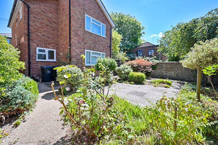 1 Bedroom Maisonette For Sale In Grange Road, Kingston, Kingston Upon Thames, KT1