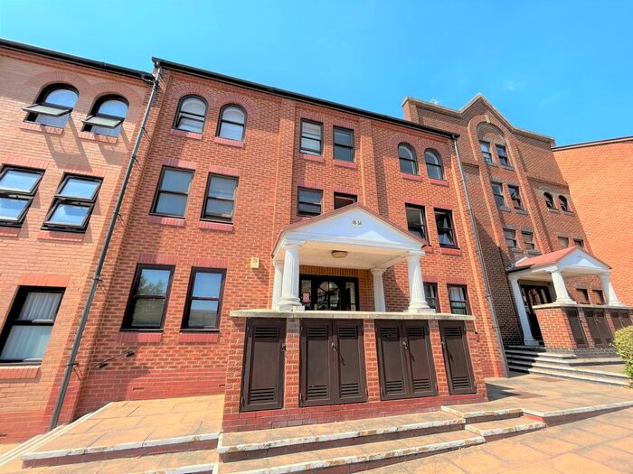 1 Bedroom Flat To Rent In Marks Court, Southend, SS1