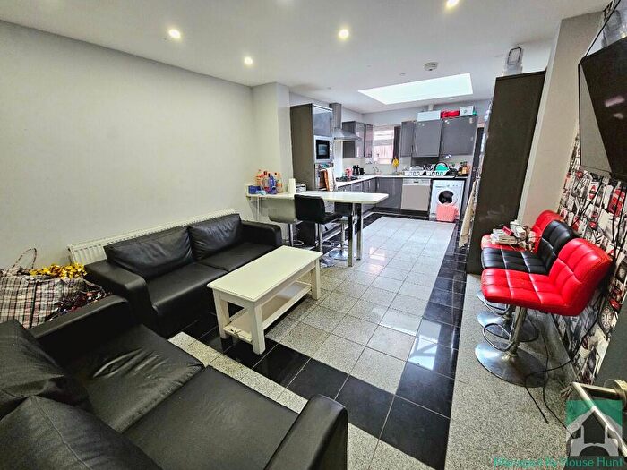 6 Bedroom Terraced House To Rent In Exeter Road, Birmingham, B29
