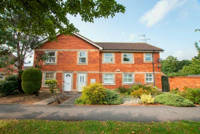 2 Bedroom Flat To Rent In Plimsoll Way, Hull, East Riding Of Yorkshire, HU9