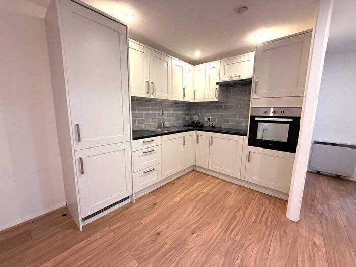 2 Bedroom Flat To Rent In Tennyson Avenue, Houghton Regis, LU5