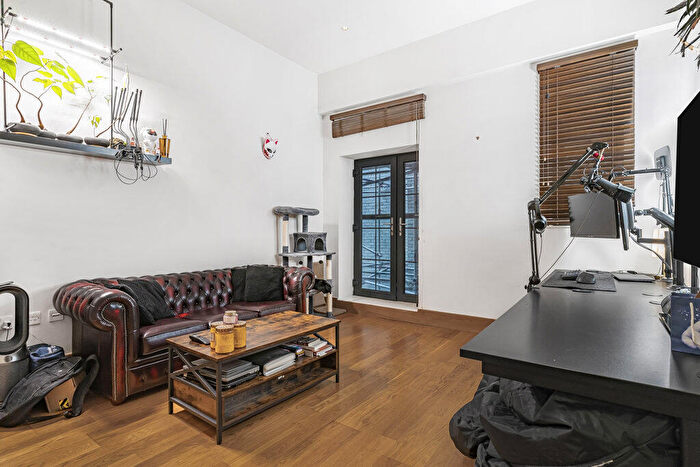 1 Bedroom Apartment For Sale In Scarbrook Road, Croydon, CR0