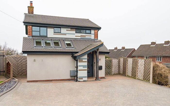 3 Bedroom Detached House For Sale In St. Giles Close, Rowley Regis, B65