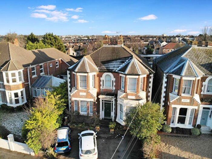 5 Bedroom Detached House For Sale In Maidstone Road, Chatham, Kent, ME4