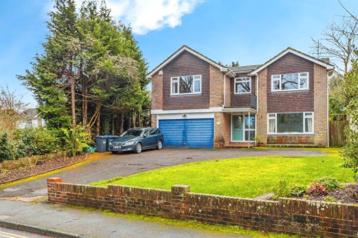 5 Bedroom Detached House For Sale In Farlington Close, Haywards Heath, RH16