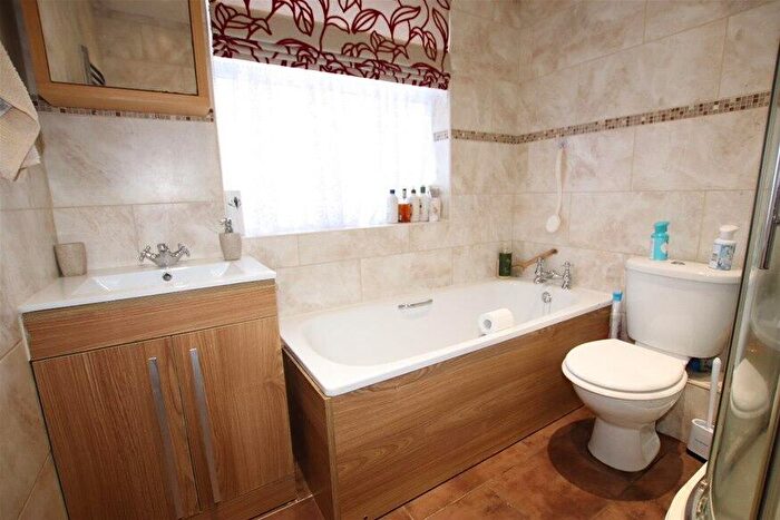 2 Bedroom Detached Bungalow For Sale In Cotswold Road, Clacton On Sea, CO15