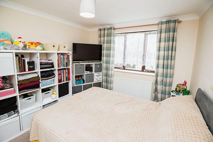 2 Bedroom Flat For Sale In Main Road, Broughton, Chester, Flintshire, CH4
