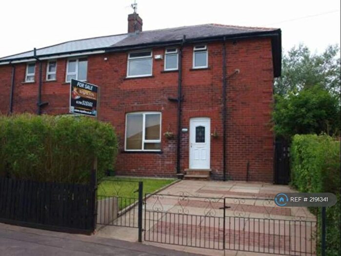 3 Bedroom Semi-Detached House To Rent In Newark Road, Rochdale, OL12