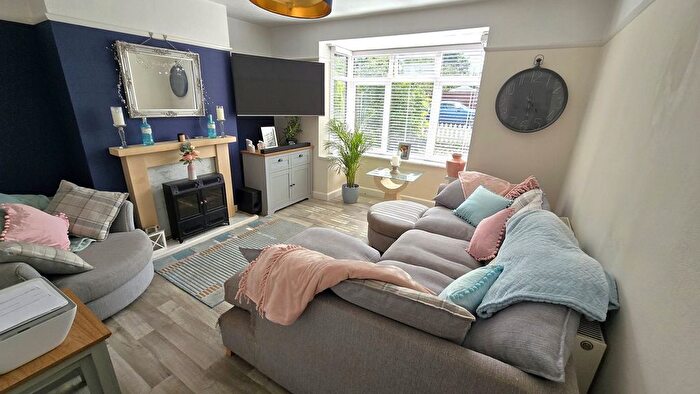 2 Bedroom Detached Bungalow For Sale In Hillcrest Avenue, Bexhill-On-Sea, TN39