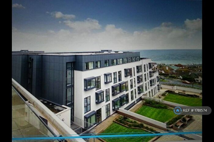 2 Bedroom Flat To Rent In Caspian Heights, Saltdean, Brighton, BN2