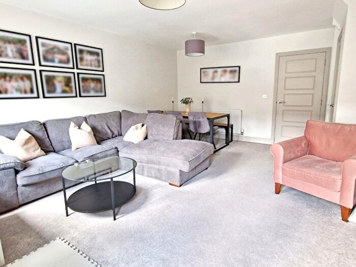 3 Bedroom Terraced House For Sale In Clifton Close, Bicester, OX26