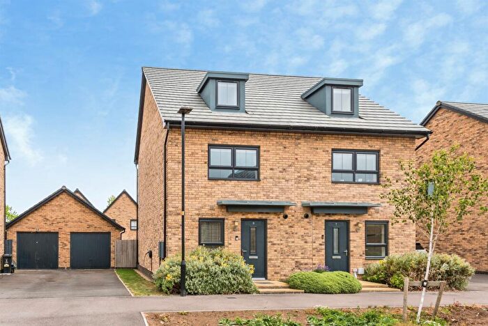 3 Bedroom Semi-Detached House For Sale In Beckett Strand, Swindon, SN1