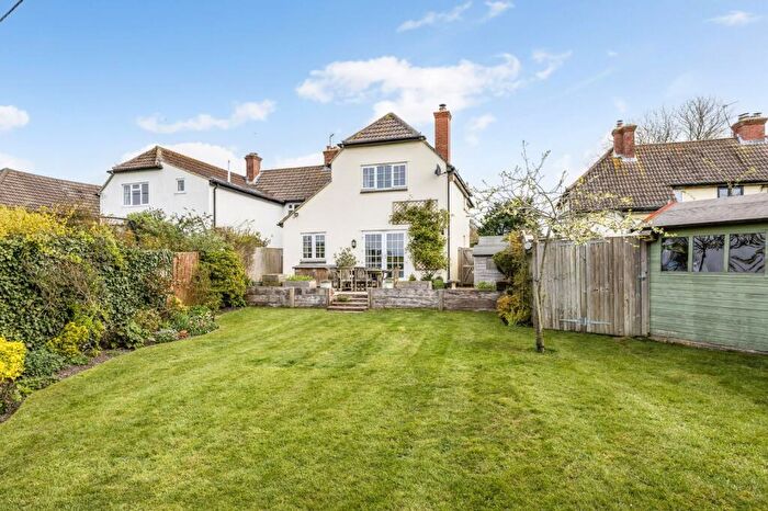 4 Bedroom Semi Detached House For Sale In Ambury Road, Aldworth, Reading, Berkshire, RG8