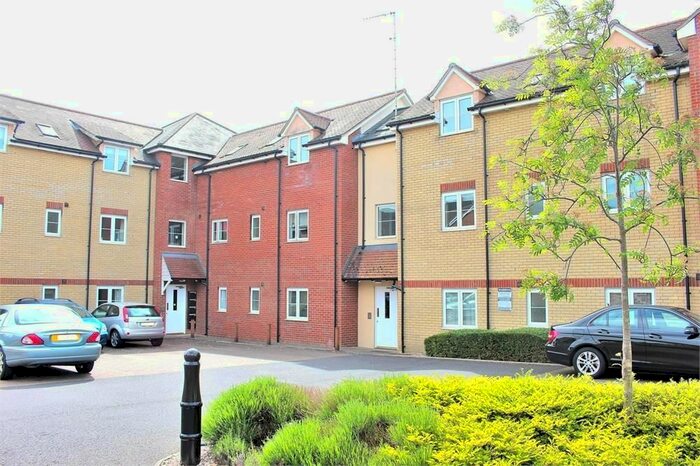 2 Bedroom Flat To Rent In Haslers Lane, Dunmow, CM6