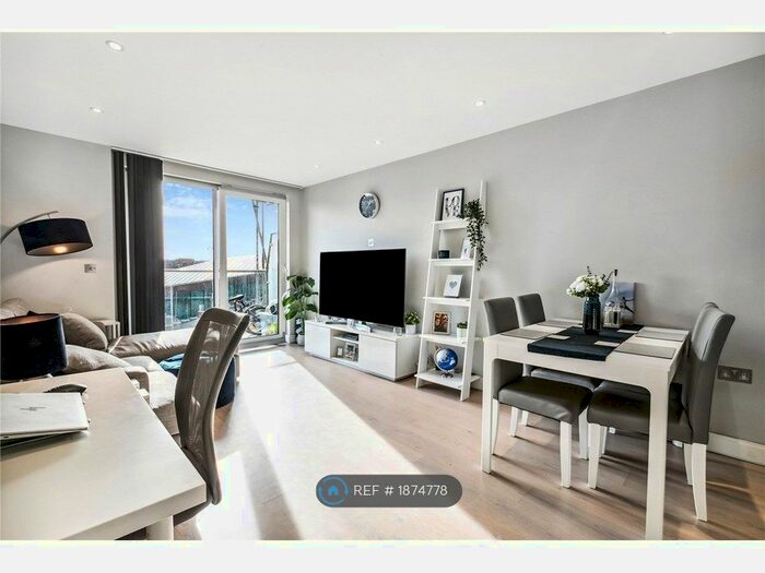 1 Bedroom Flat To Rent In Plough Road, London, SW11