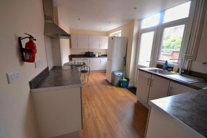 4 Bedroom Property To Rent In Chaucer Street, Leicester, LE2
