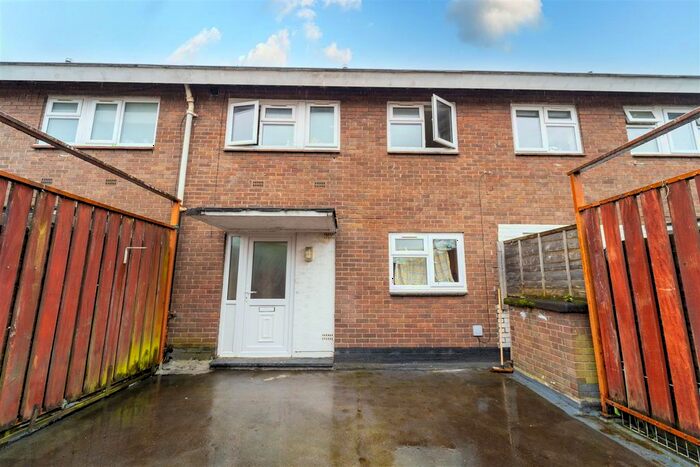 Studio To Rent In Warwick Road, Acocks Green, Birmingham, B27