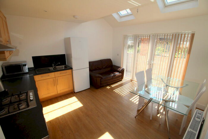 5 Bedroom Detached House To Rent In A Heathcote Road, Whitnash, Leamington Spa, CV31