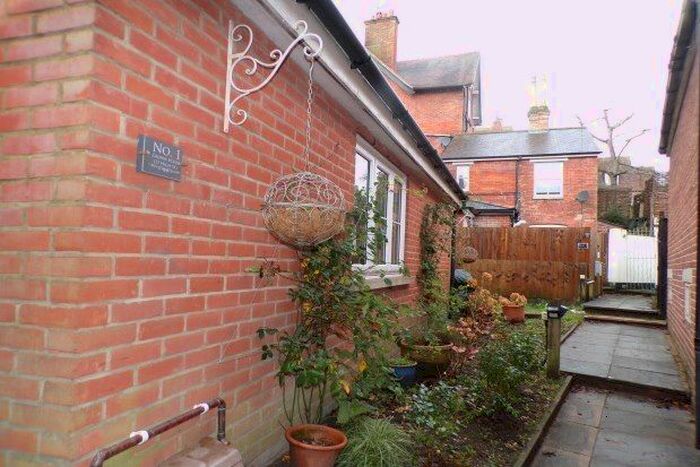 1 Bedroom Flat To Rent In Crown House, Lyndhurst, SO43