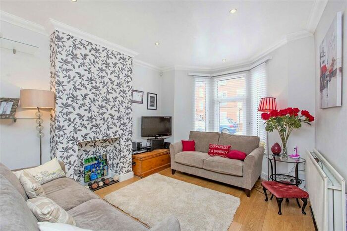 2 Bedroom Detached House To Rent In Verran Road, London, SW12