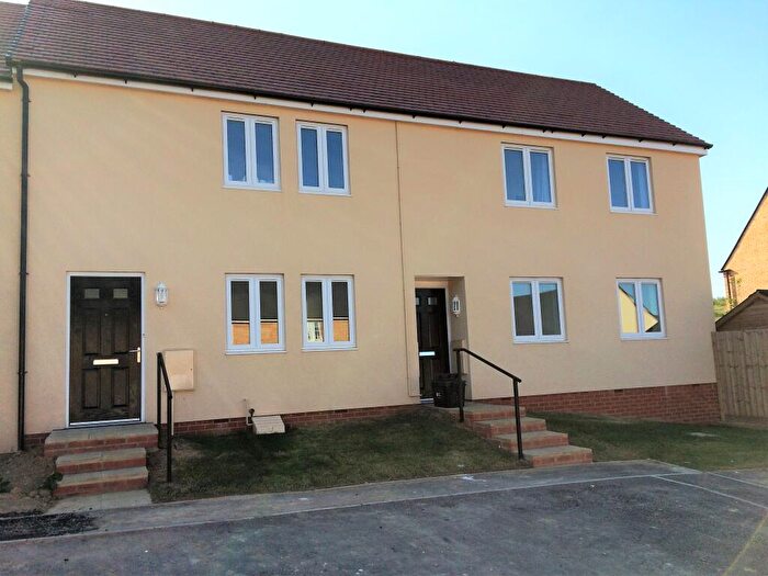 2 Bedroom Flat To Rent In Wyndham Park, Yeovil, BA21