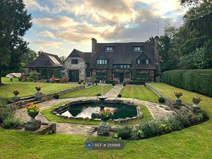 Studio To Rent In Meath Green Lane, Horley, RH6