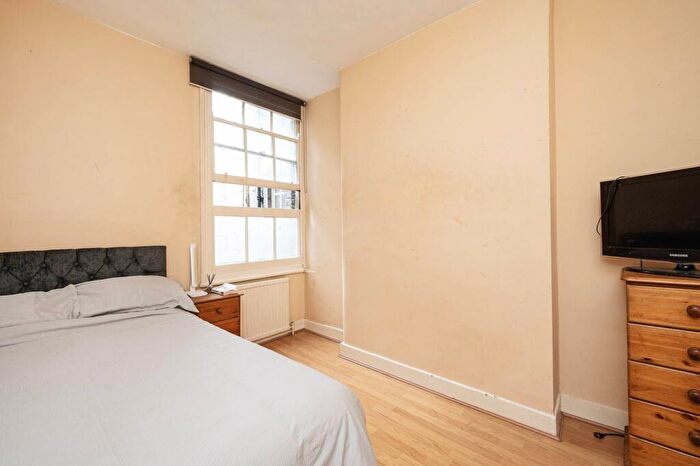 1 Bedroom Flat For Sale In Clerkenwell Road, Clerkenwell, London, EC1R