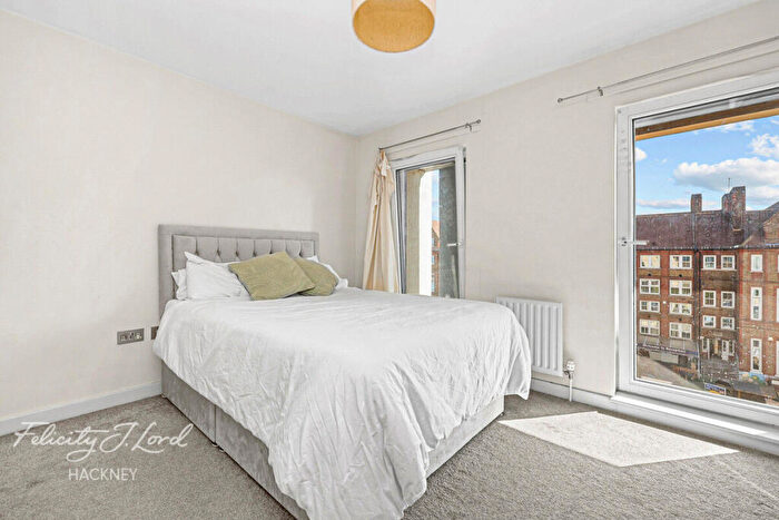 2 Bedroom Flat For Sale In Chatham Place, London, E9