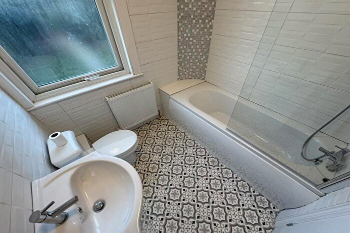 3 Bedroom Terraced House For Sale In Trinity Road, Southend On Sea, SS2