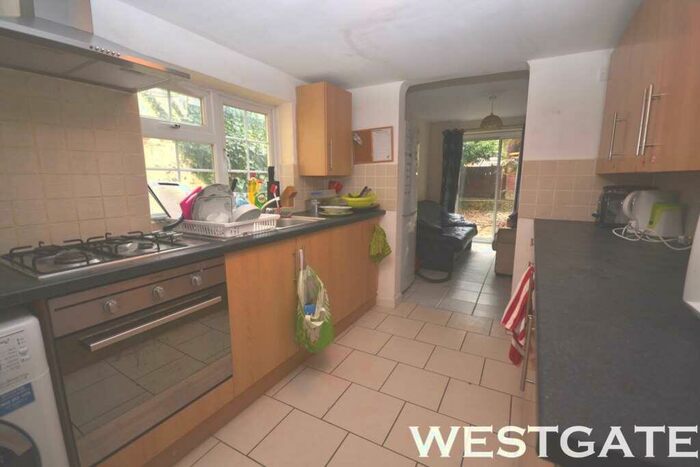 5 Bedroom Terraced House To Rent In De Beauvoir Road, University Area, RG1