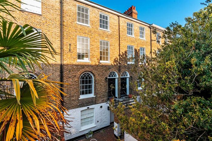 3 Bedroom House For Sale In Bridge Street, Leatherhead, KT22