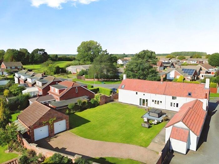 4 Bedroom Detached House For Sale In Pelham Crescent, Keelby, Grimsby, DN41