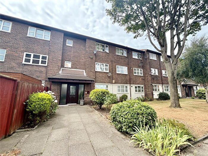2 Bedroom Apartment For Sale In Halidon Court, Bootle, L20