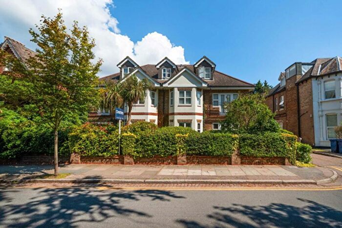 2 Bedroom Flat To Rent In Sunningfields Road, London, NW4